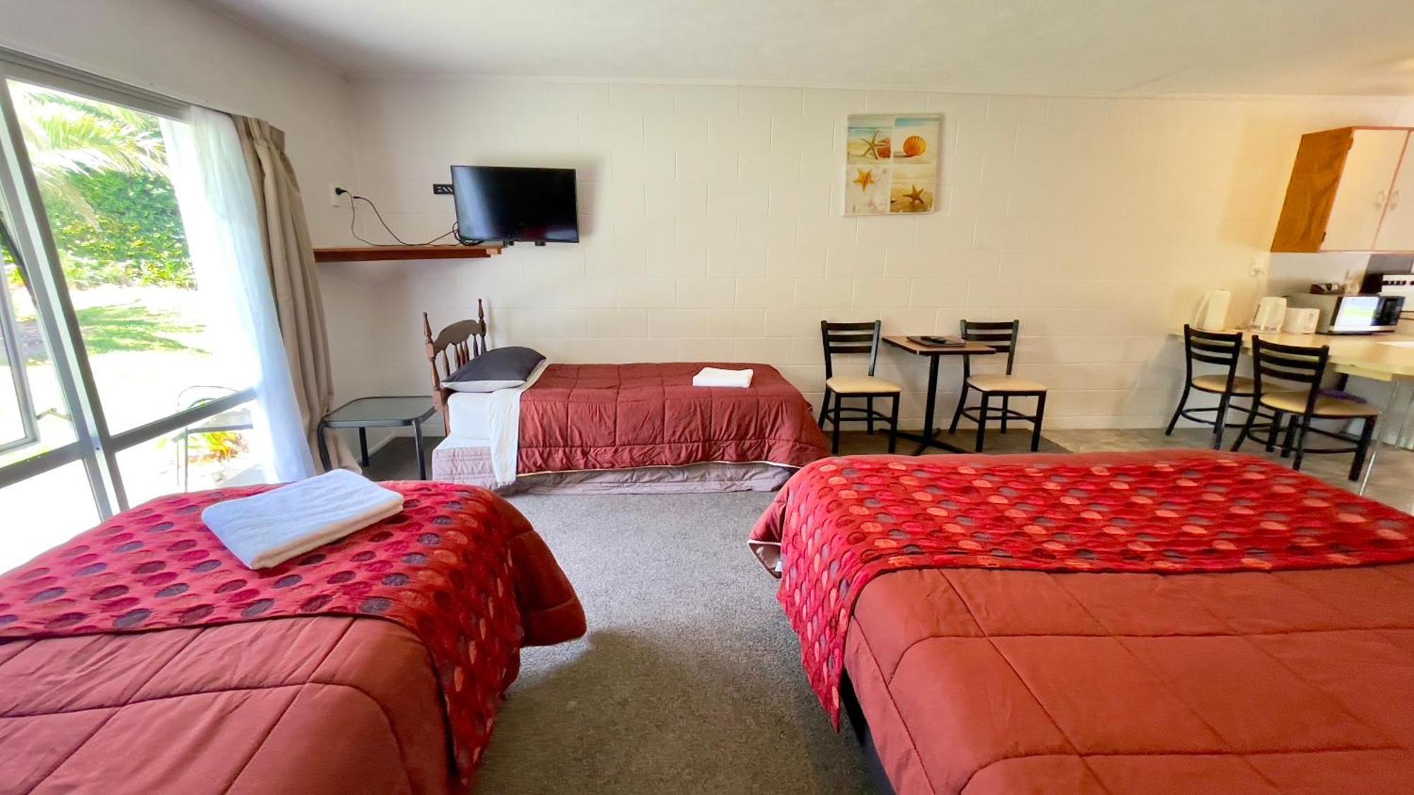 Waiuku Motel Exterior photo